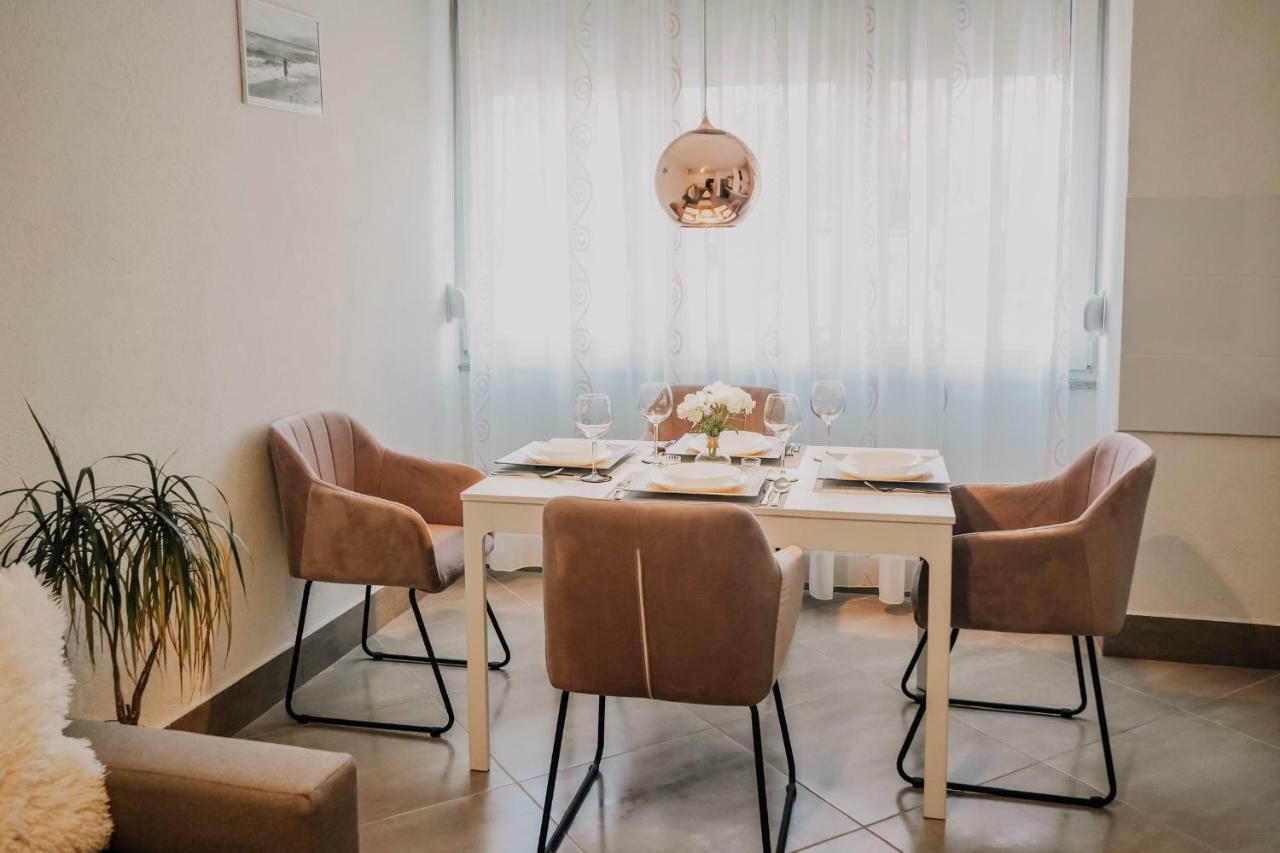 Apartman Bacchus Pula Ngoại thất bức ảnh